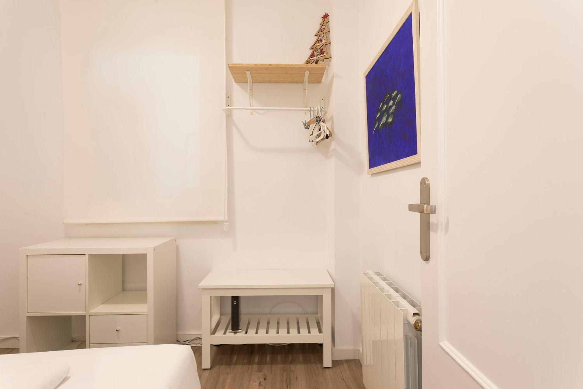 Cozy Apartment Near Fira Gran Via With Ac L'Hospitalet de Llobregat Exterior foto