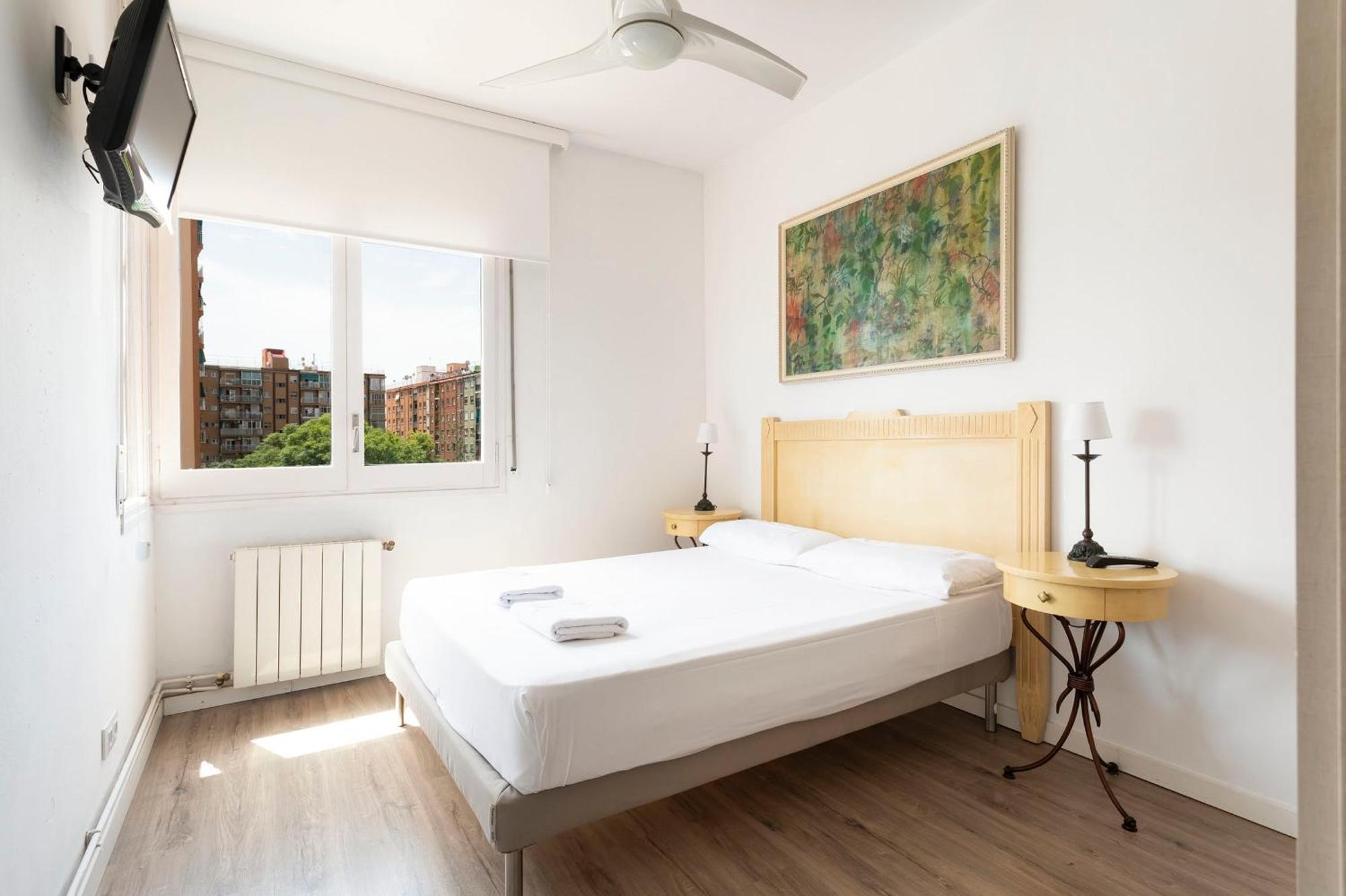 Cozy Apartment Near Fira Gran Via With Ac L'Hospitalet de Llobregat Exterior foto