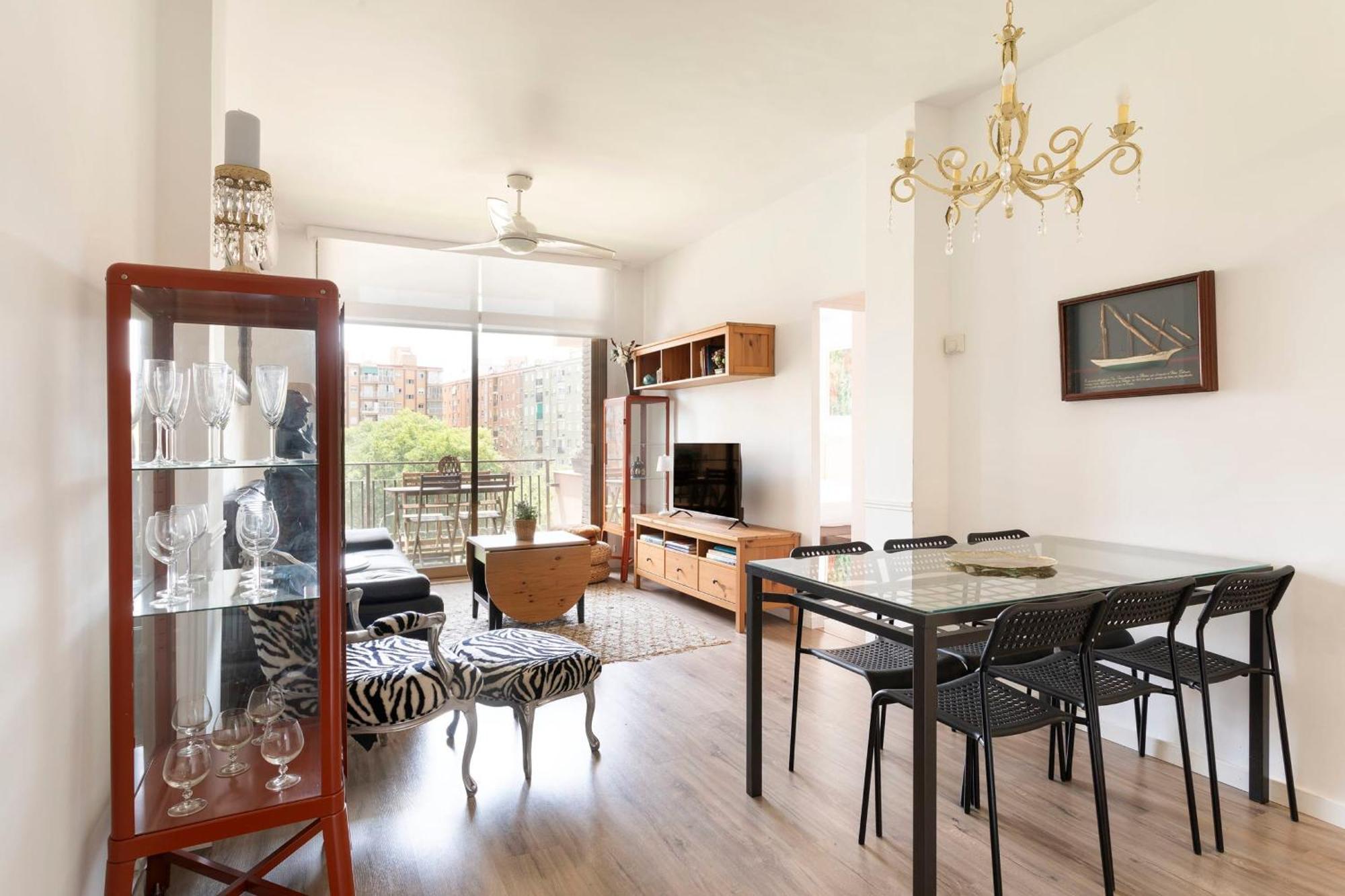 Cozy Apartment Near Fira Gran Via With Ac L'Hospitalet de Llobregat Exterior foto