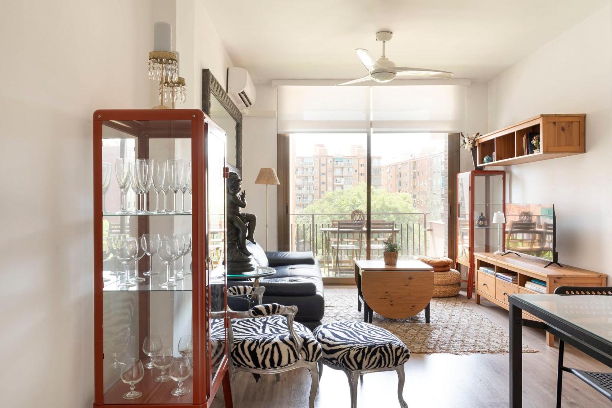 Cozy Apartment Near Fira Gran Via With Ac L'Hospitalet de Llobregat Exterior foto