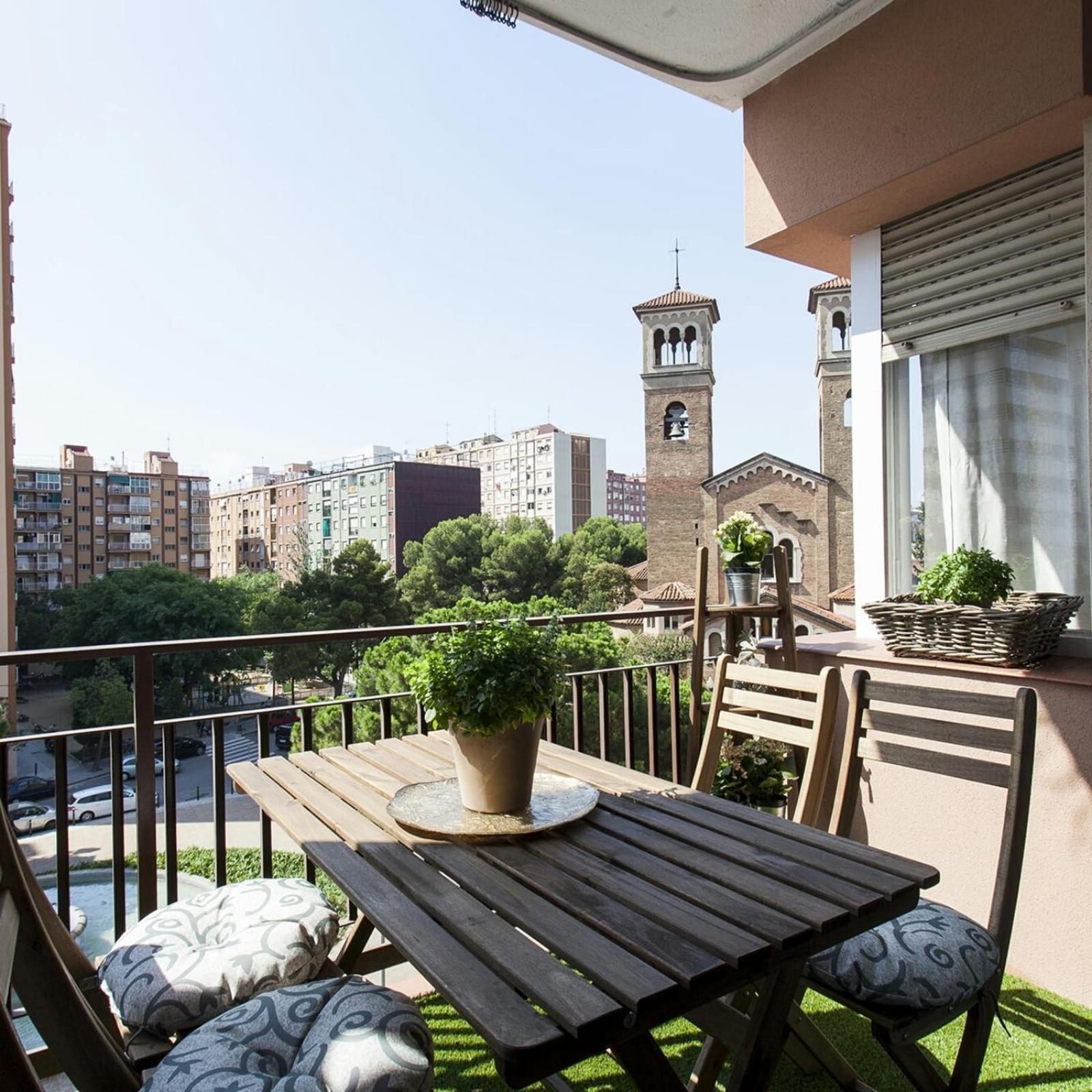 Cozy Apartment Near Fira Gran Via With Ac L'Hospitalet de Llobregat Exterior foto